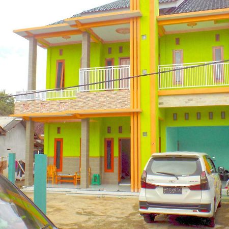 Bed and Breakfast Osingvacation Tamansuruh Exterior foto