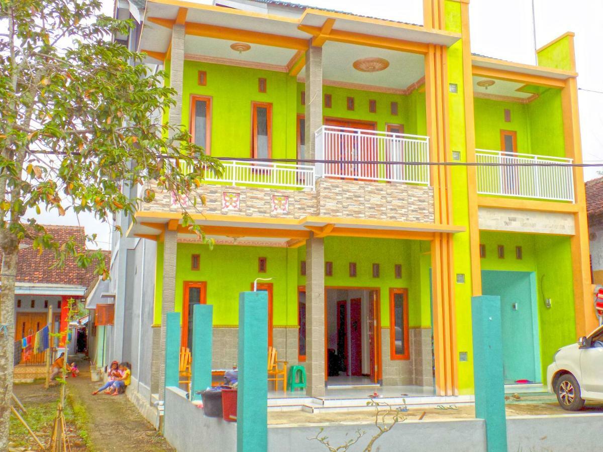 Bed and Breakfast Osingvacation Tamansuruh Exterior foto